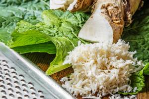 Хрен – традиционная русская приправа в каталоге Vkustorg